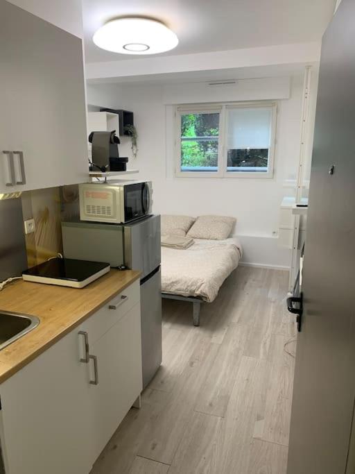Apartment Studio-proche Gares *
